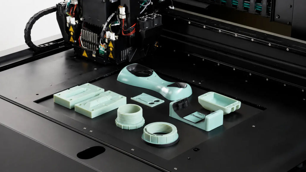 PolyJet Teknolojisi Nedir? Çoklu Malzeme ve Renkli 3D Baskı Rehberi